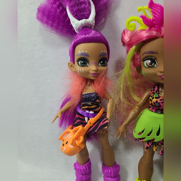 Cave Club Dolls Roaralai And Frenessa Doll With Pets - Picture 6 of 8